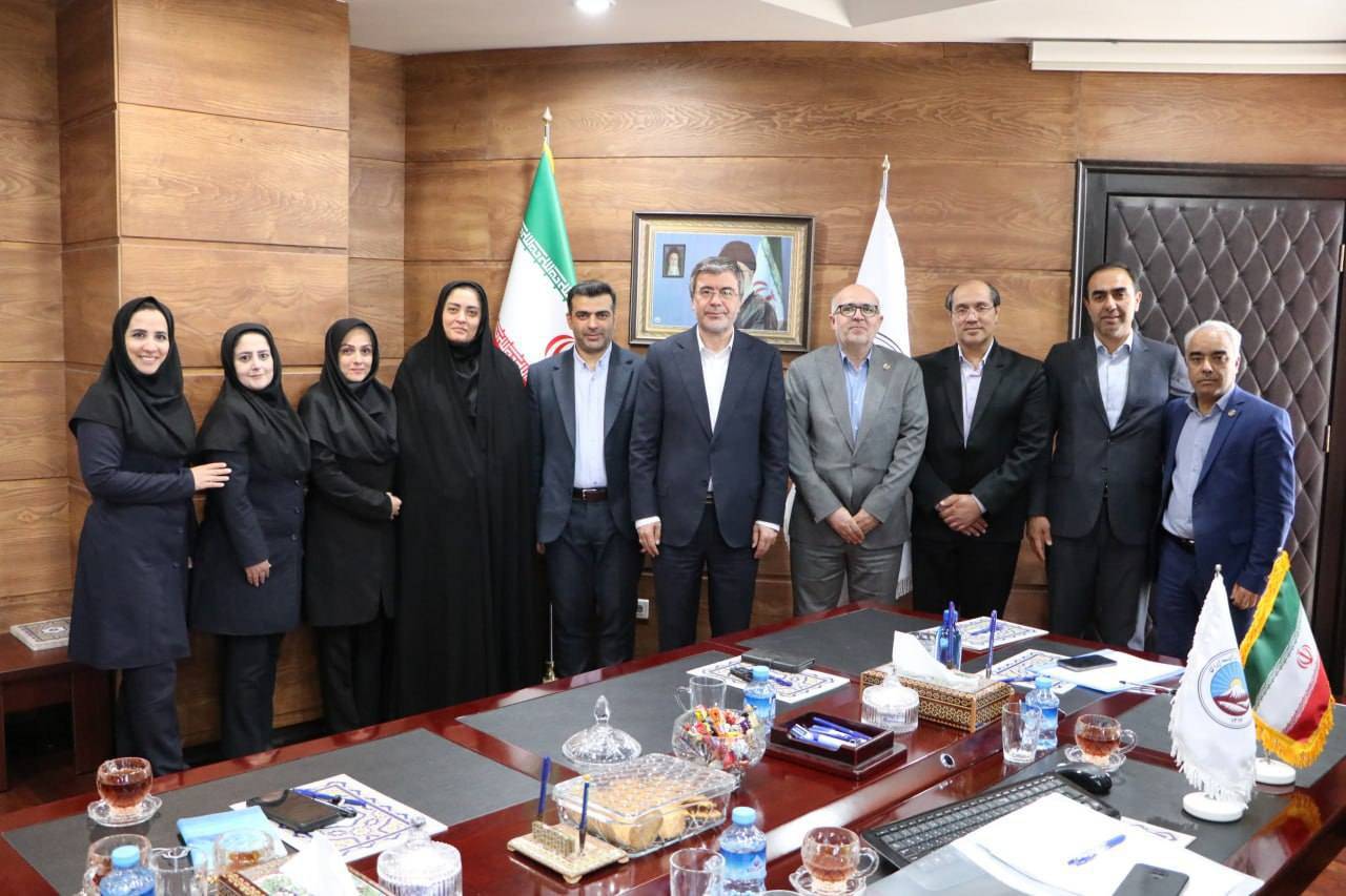 نشست مدیر عامل بیمه ایران با مدیران روابط عمومی به مناسبت هفته روابط عمومی