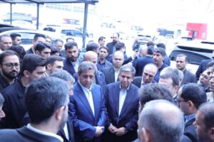 بازدید رئیسکل بانک مرکزی از کارخانه آکو باتری در اردبیل