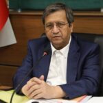 همتی: نرخ دلار باز هم کاهش مییابد